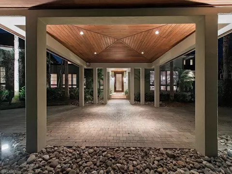450 Yucca Rd, Naples, FL 34102 photo 3