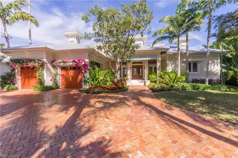 2325 Kingfish Rd, Naples, FL 34102 photo 1