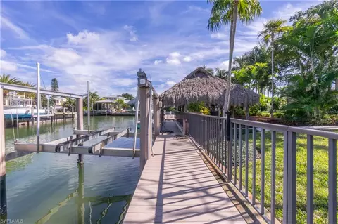 2325 Kingfish Rd, Naples, FL 34102 photo 3