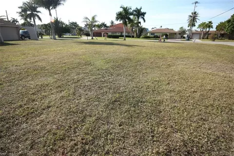 135 Capri Blvd, Naples, FL 34113 photo 3