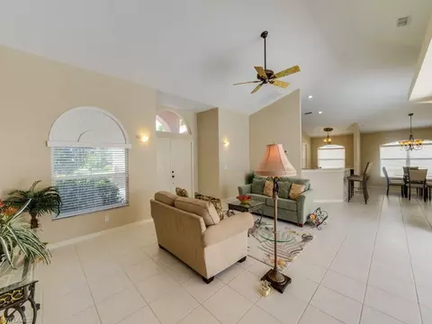 942 Marble Dr, Naples, FL 34104 photo 4