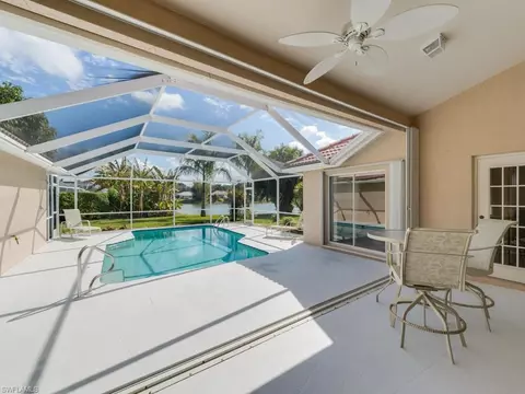 942 Marble Dr, Naples, FL 34104 photo 5