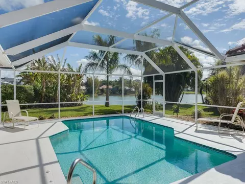942 Marble Dr, Naples, FL 34104 photo 1