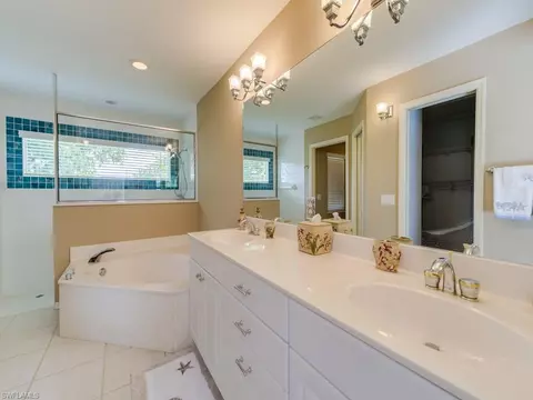 942 Marble Dr, Naples, FL 34104 photo 9