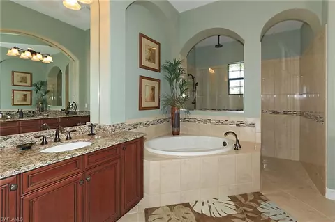 6508 Costa Cir, Naples, FL 34113 photo 18