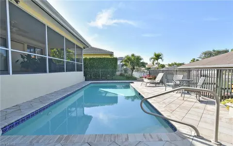 475 Heron Ave, Naples, FL 34108 photo 1