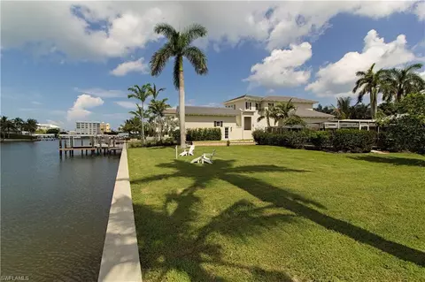 390 Springline Dr, Naples, FL 34102 photo 3
