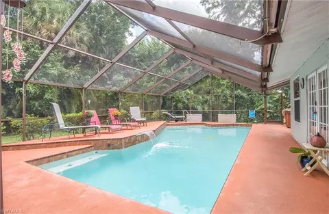 3048 Round Table Ln, Naples, FL 34112 photo 2