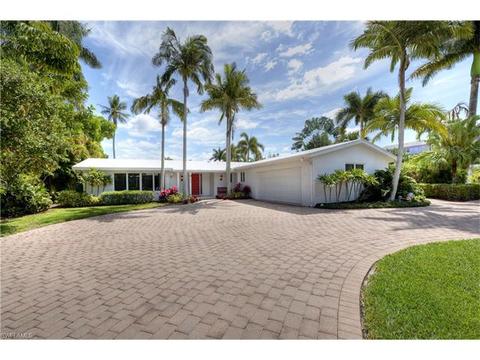 1707 3rd St S, Naples, FL 34102 photo 1