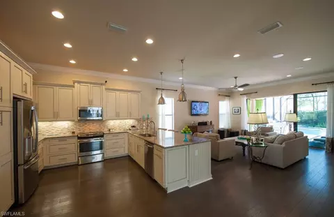 3199 Pacific Dr, Naples, FL 34119 photo 4