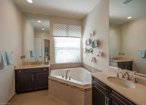 3199 Pacific Dr, Naples, FL 34119 photo 9