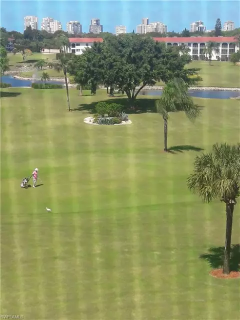 37 High Point Cir E #504, Naples, FL 34103 photo 3
