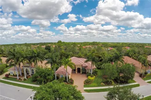 7864 Classics Dr, Naples, FL 34113 photo 2
