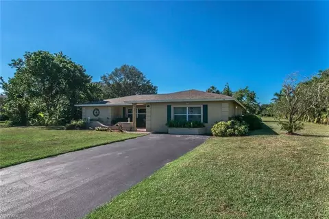 10353 Winterview Dr, Naples, FL 34109 photo 2