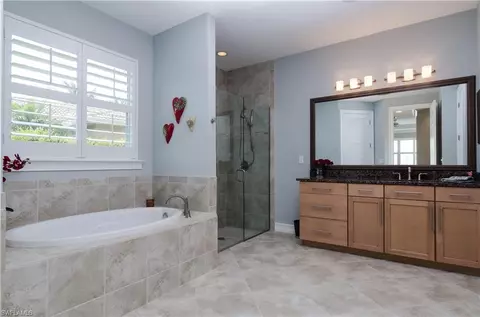 323 Saddlebrook Ln, Naples, FL 34110 photo 11