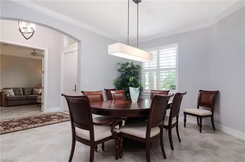 323 Saddlebrook Ln, Naples, FL 34110 photo 8
