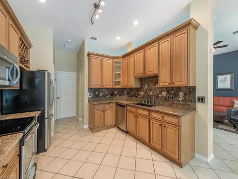 5780 Cedar Tree Ln, Naples, FL 34116 photo 4