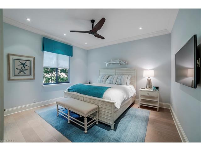 11904 Hedgestone Ct, Naples, FL 34120 photo 12