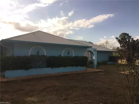 813 Monroe Ct, Immokalee, FL 34142 photo 2