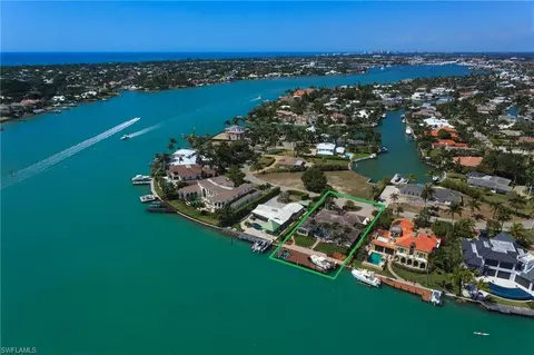 2605 Tarpon Rd, Naples, FL 34102 photo 2
