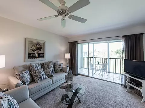 37 High Point Cir E #303, Naples, FL 34103 photo 3