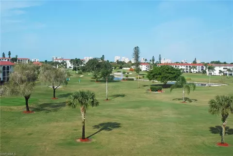 37 High Point Cir E #303, Naples, FL 34103 photo 4