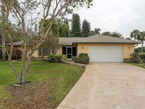 371 Juli Fe Dr, Naples, FL 34110 photo 2