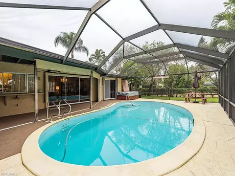 371 Juli Fe Dr, Naples, FL 34110 photo 11