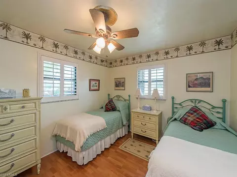371 Juli Fe Dr, Naples, FL 34110 photo 8