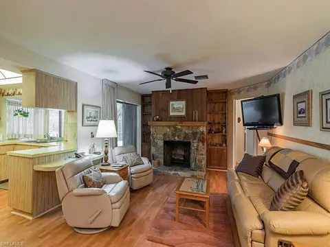 371 Juli Fe Dr, Naples, FL 34110 photo 4