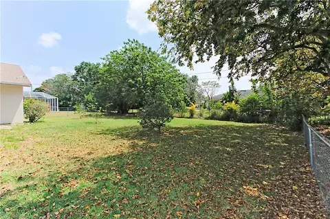 80 Madison Dr, Naples, FL 34110 photo 2