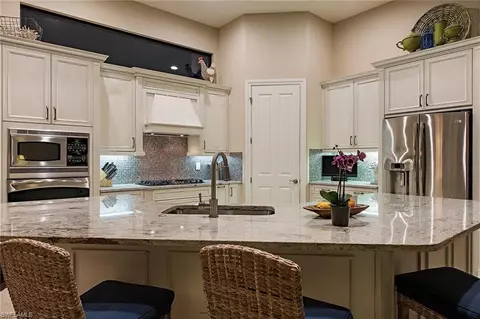 6426 Vivaldi Ct, Naples, FL 34113 photo 5