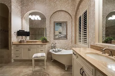6426 Vivaldi Ct, Naples, FL 34113 photo 9