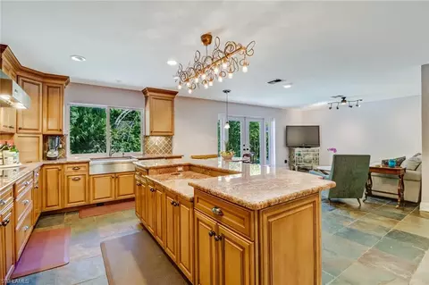 5801 Copper Leaf Ln, Naples, FL 34116 photo 4