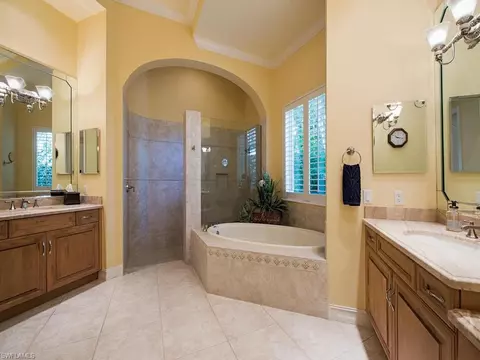 2080 Sheepshead Dr, Naples, FL 34102 photo 11