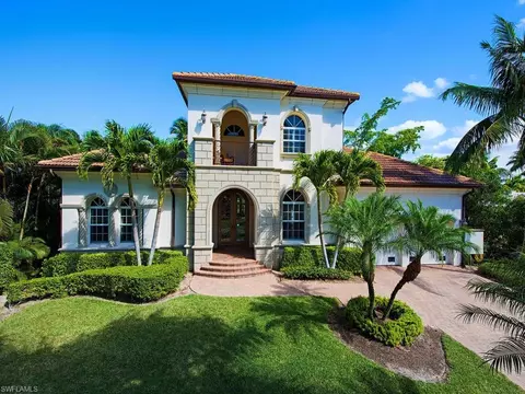2080 Sheepshead Dr, Naples, FL 34102 photo 1
