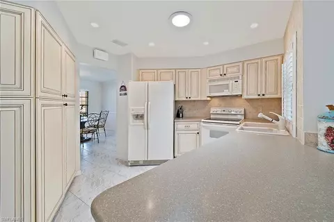 1518 Foxfire Ln, Naples, FL 34104 photo 17