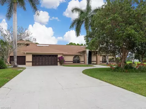 1485 Windswept Ave, Naples, FL 34109 photo 2