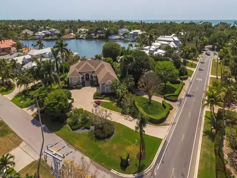1830 4th St S, Naples, FL 34102 photo 1