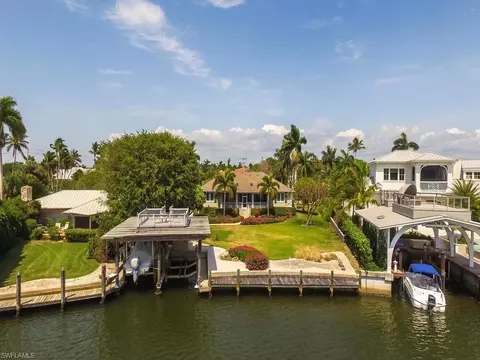 1830 4th St S, Naples, FL 34102 photo 3