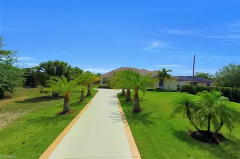 4530 8th St NE, Naples, FL 34120 photo 2