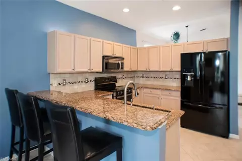 698 Crossfield Cir, Naples, FL 34104 photo 7