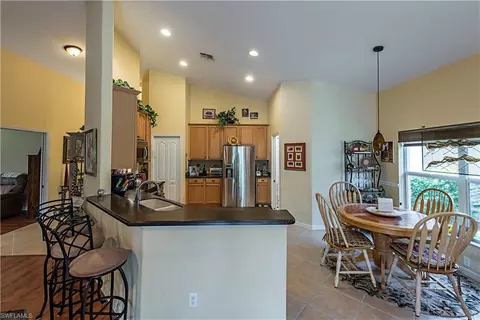 231 Glen Eagle Cir, Naples, FL 34104 photo 1