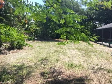 595 Portside Dr, Naples, FL 34103 photo 4