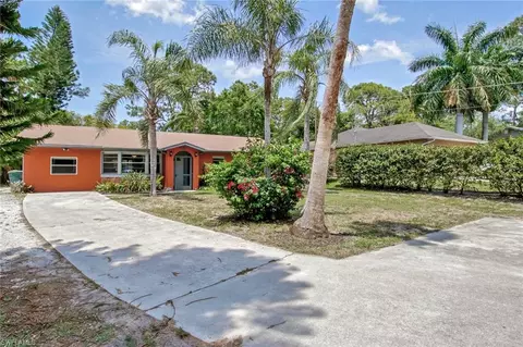 6025 Painted Leaf Ln, Naples, FL 34116 photo 2