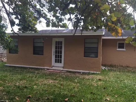 1291 Hernando St, Naples, FL 34103 photo 3