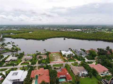 2495 Tarpon Rd, Naples, FL 34102 photo 3