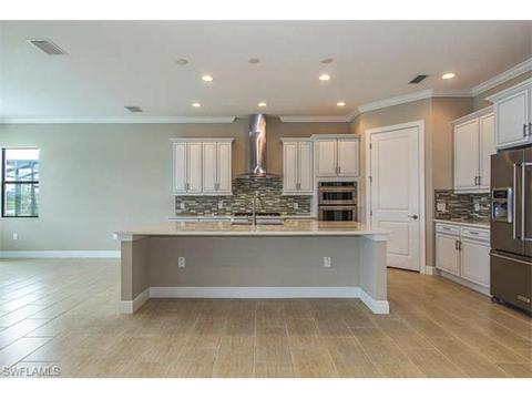 2139 Antigua Ln, Naples, FL 34120 photo 4
