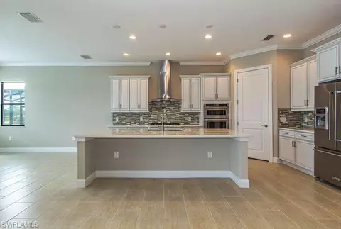2139 Antigua Ln, Naples, FL 34120 photo 4