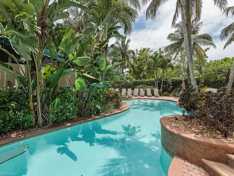373 4th St S, Naples, FL 34102 photo 1